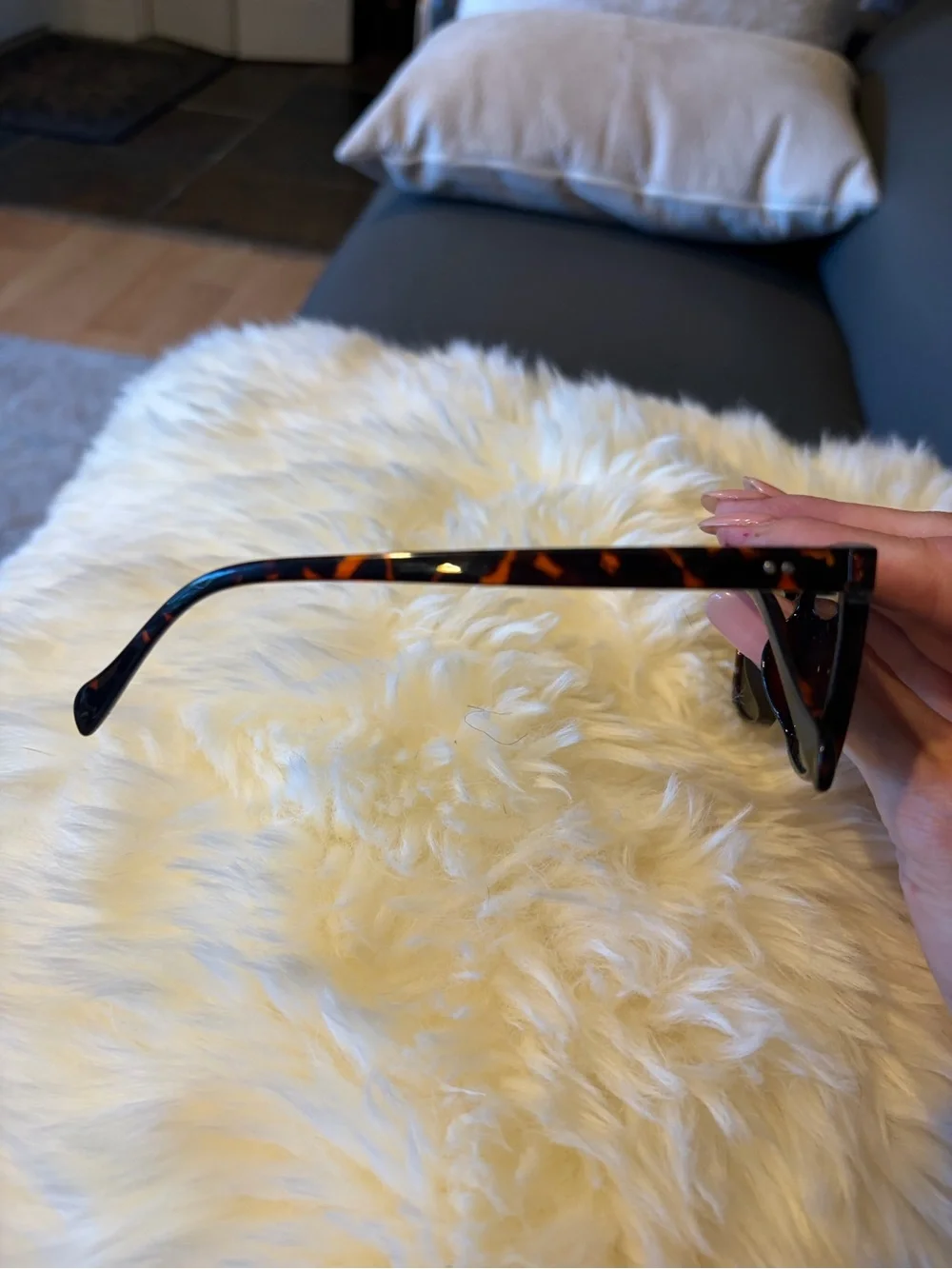Classic Men’s Tortoiseshell Sunglasses - Dark Lenses